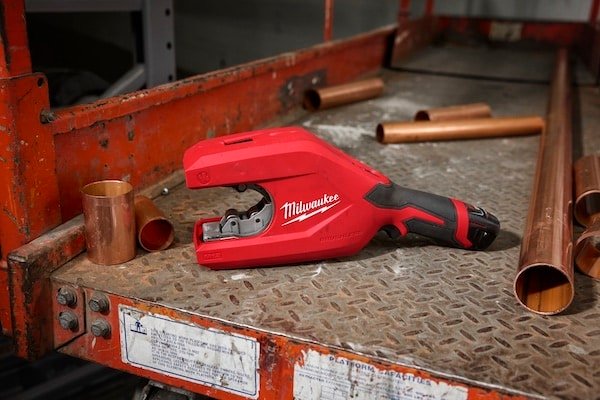 Manual Pipe Cutter Vs Powered Pipe Cutter